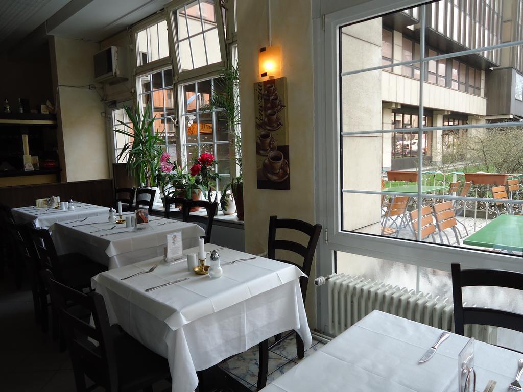 Hotel Kubrat Am Checkpoint Charlie Berlin Ngoại thất bức ảnh