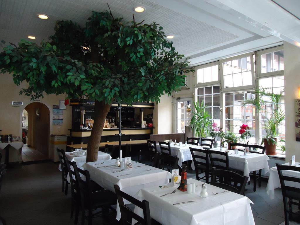 Hotel Kubrat Am Checkpoint Charlie Berlin Ngoại thất bức ảnh